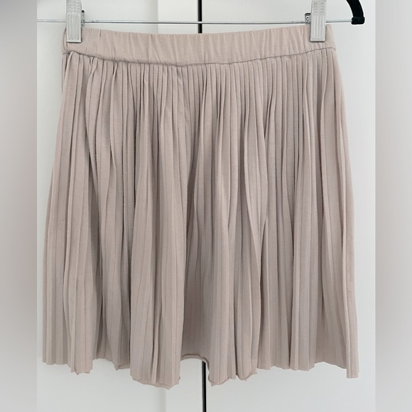 Club Monaco pleated skirt size XS - Picture 2 of 2